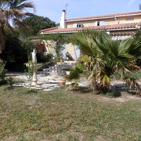 Bed & Breakfast Mas Des Pins 3*