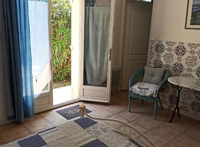 Mas Des Pins Bed & Breakfast 3*